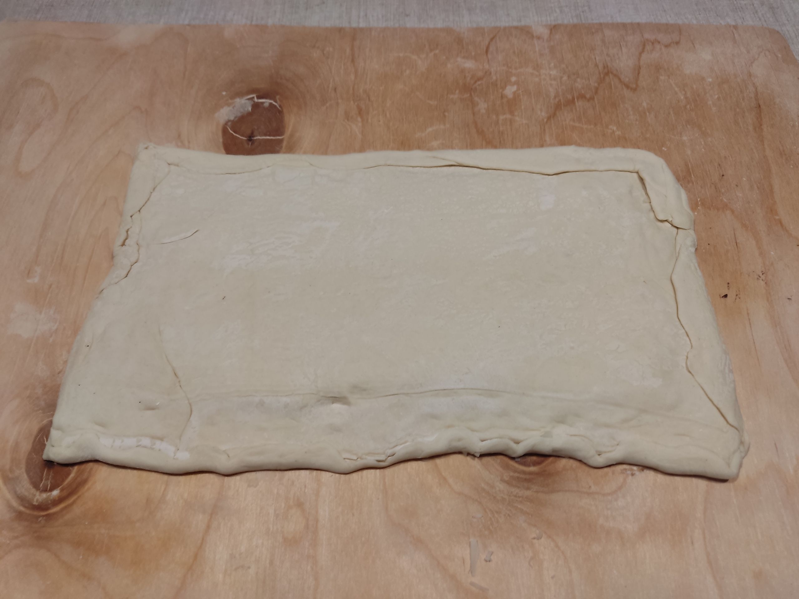 И пирог сделал. Получается, сразу две волшебных палочки потерял, эх.