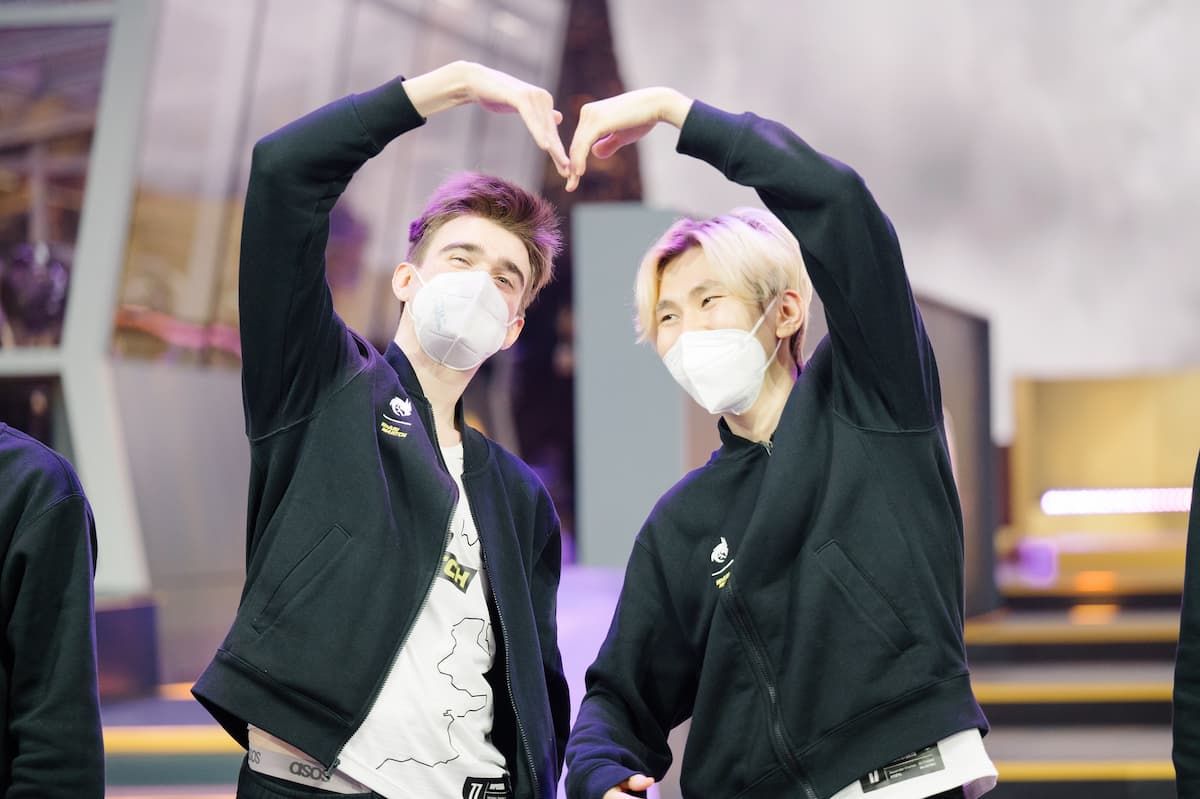 "Здесь мог быть ты, но ты не захотел играть в компетке"