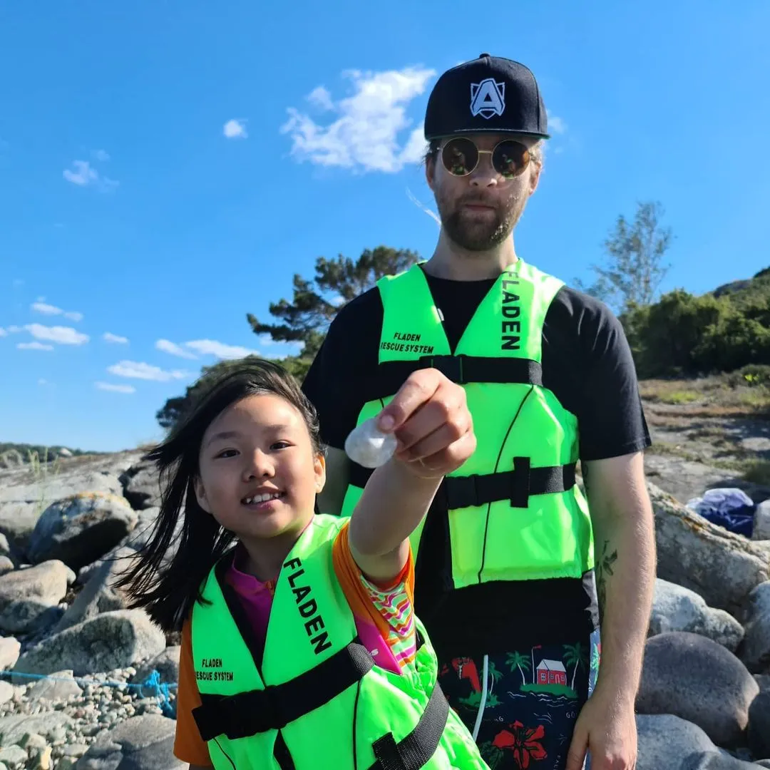 Лода и дочка жены