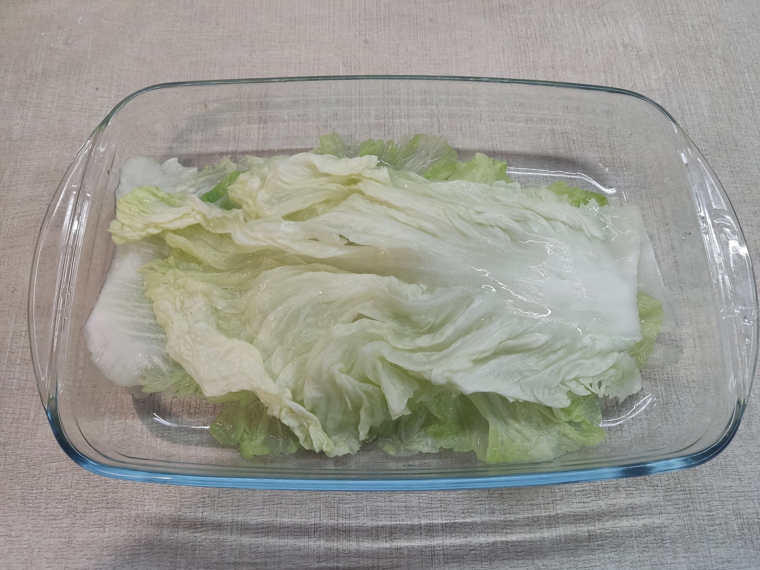 Оставляем обтекать (промокаем бумажными полотенцами).