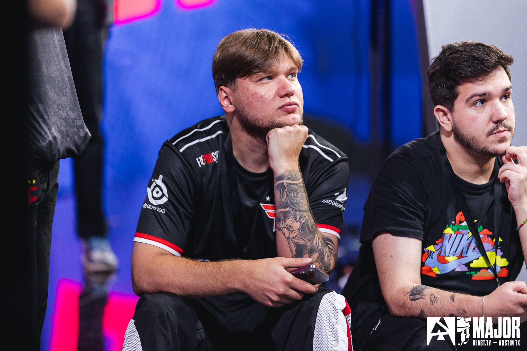 S1mple в форме FaZe Clan | Фото: BLAST