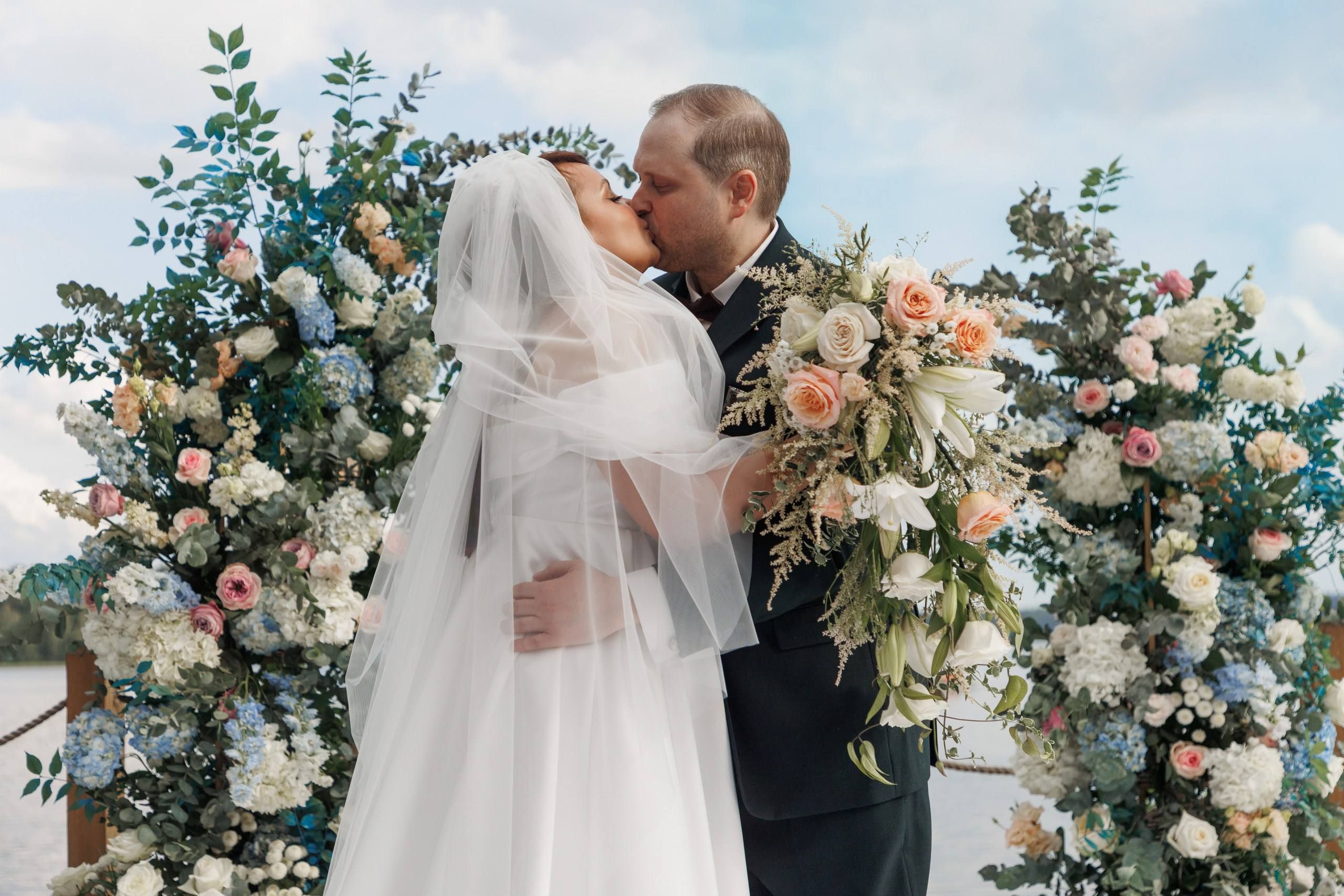 Фото со свадьбы блогера Дмитрия Куплинова. Источник: t.me/Kuplinov_Telegram/777