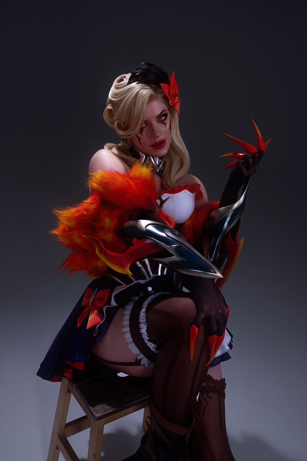 Косплей на скин Ковбой Эвелинн из LoL. Косплеер: KamikoZero. Фотограф: CHATSKYPHOTO. Источник: vk.com/kamikozerocosplay
