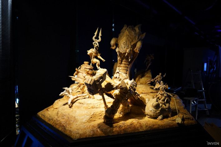 Монумент с героями League of Legends | Изображение: Inven Global