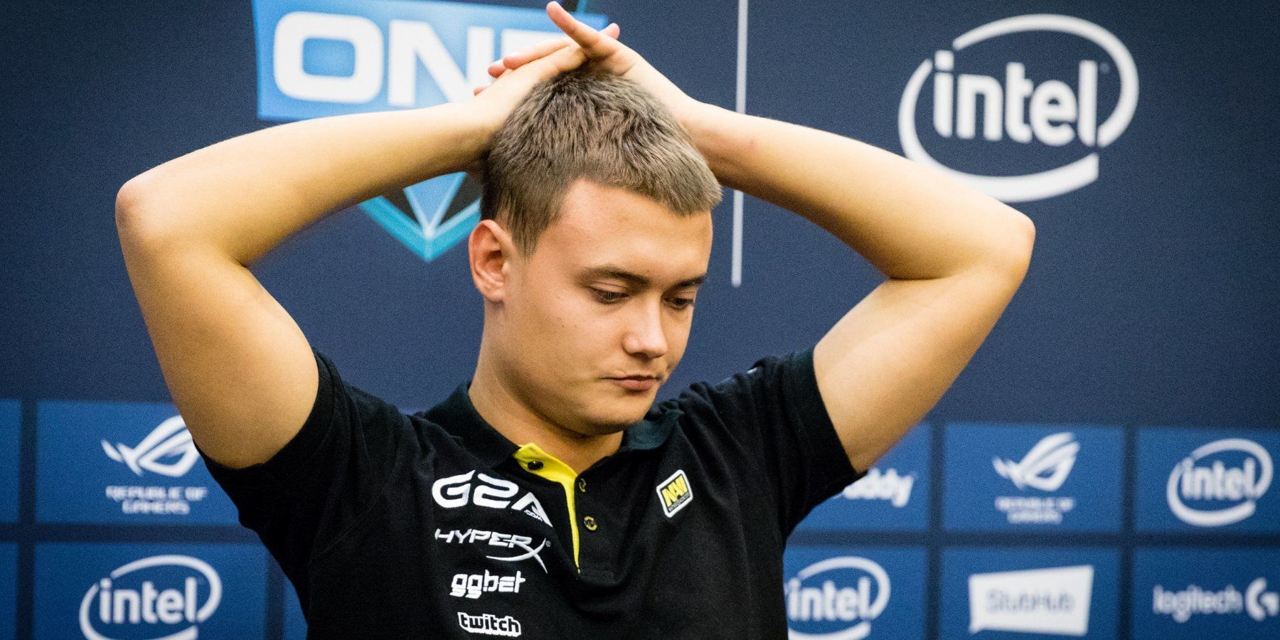 Денис seized Костин. Источник: ESL