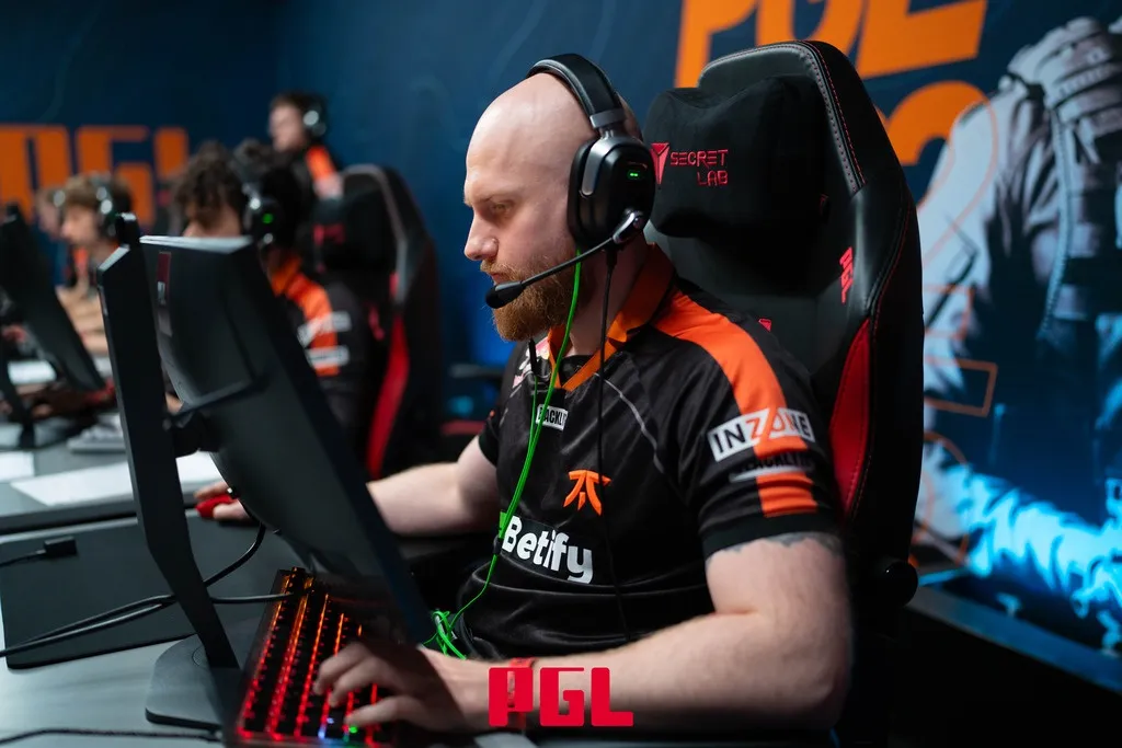 KRiMZ — один из ветеранов киберспорта, кто продолжает играть, но не приедет на мейджор в Сингапуре | Фото: PGL