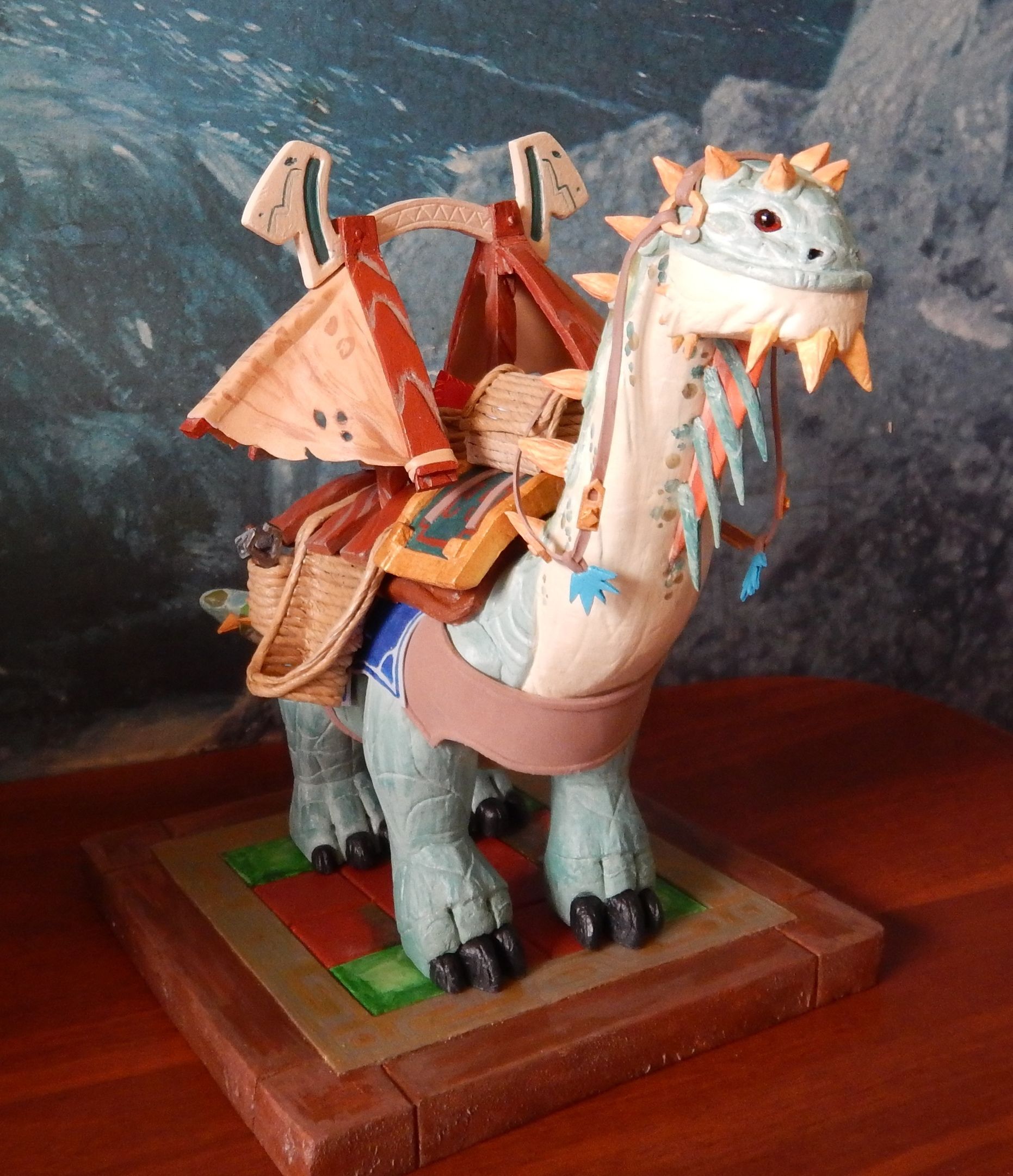 Статуэтка «Могучий вьючный брутозавр». Мастер: Наталья Варламова. Источник: vk.com/asunpaladin