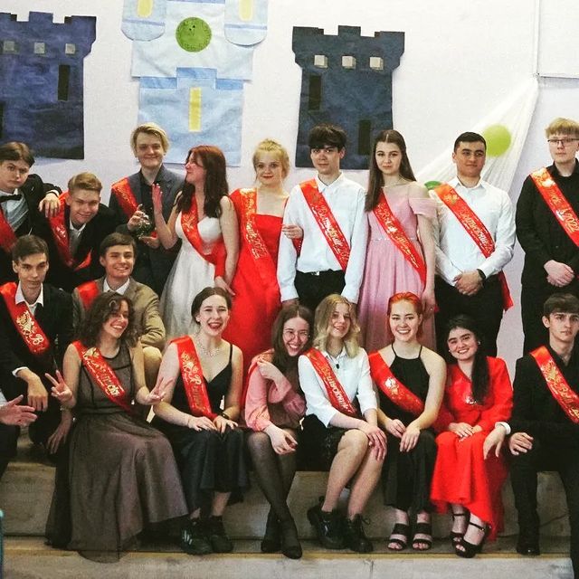 KaiR0N- на выпускном