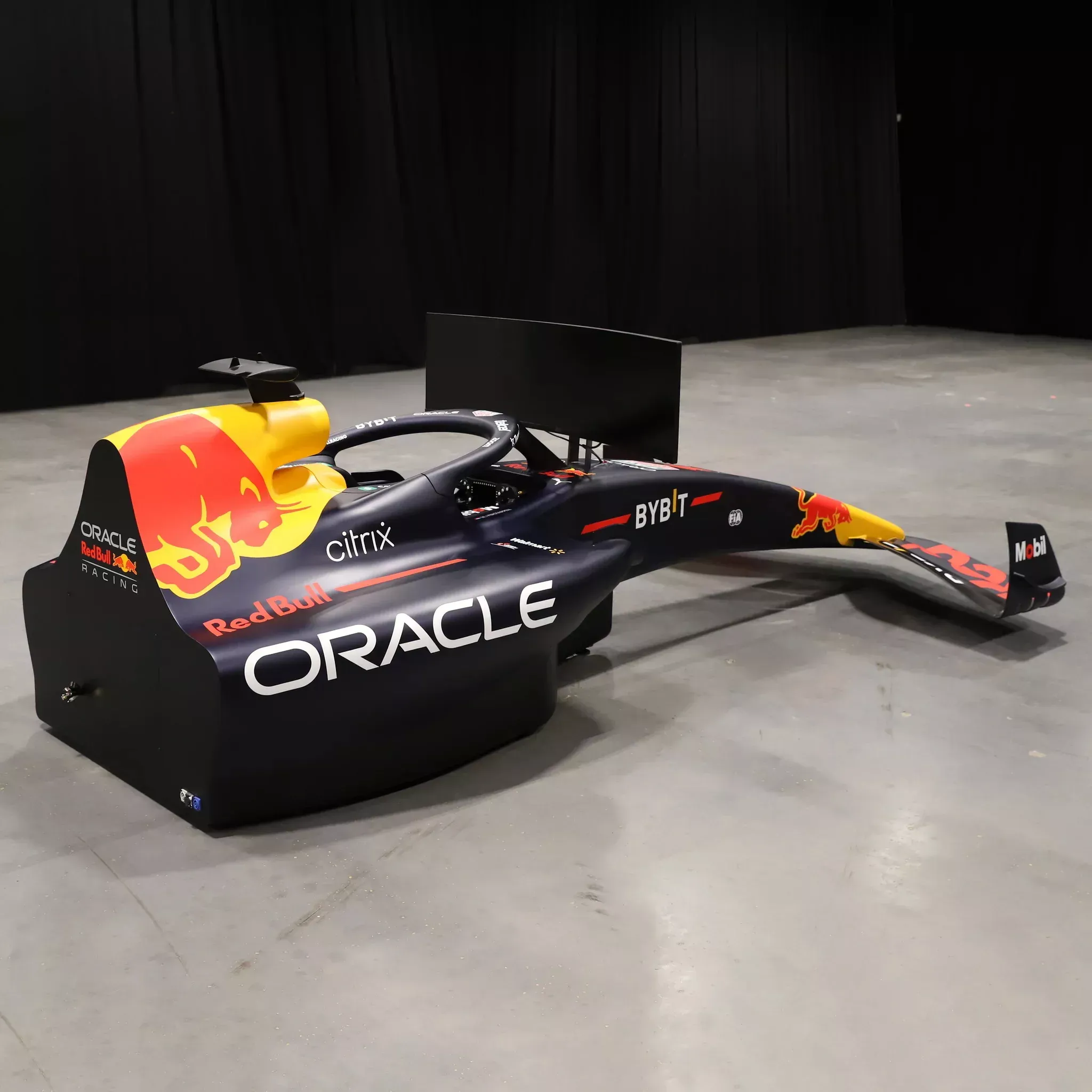 Гоночный симулятор от Red Bull | Источник: Carscoops