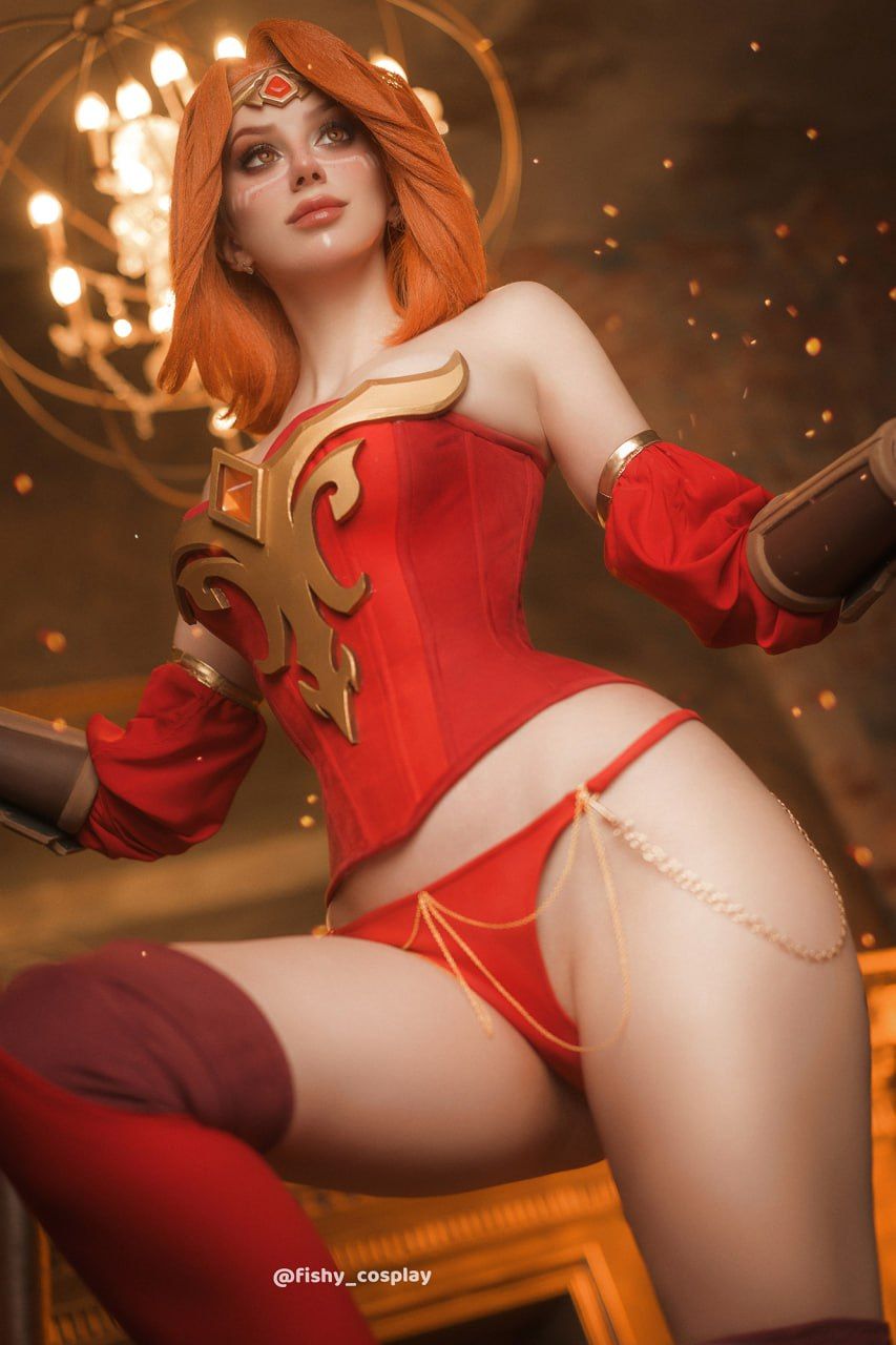 Косплей на Lina из Dota 2. Косплеер: Дарья Fishy Кравец. Источник: vk.com/fishycosplay
