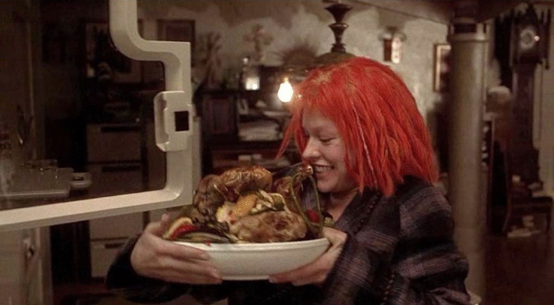 Лилу радуется курице