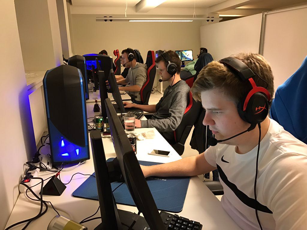 Astralis до того, как стали лучшей командой мира.