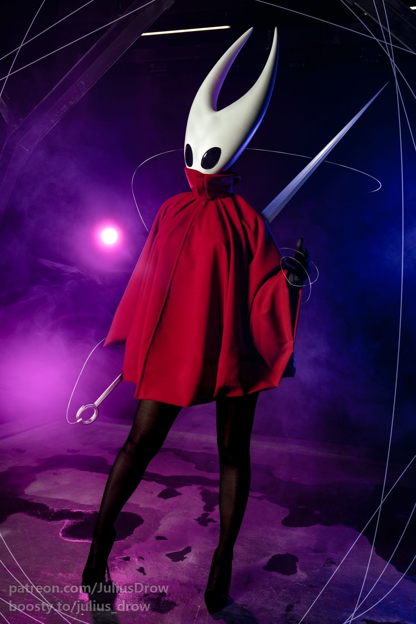 Эротический косплей на Хорнет из игры Hollow Knight: Silksong. Модель Юлия Julius Дровалева. Источник: vk.com/julius_cosplay
