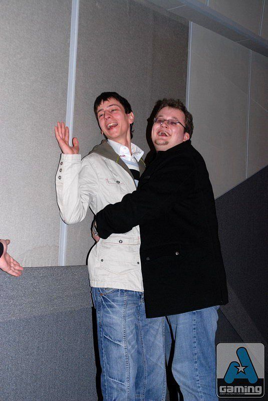 "Я был очень рад встрече и знакомству с таким замечательным человеком, который нам всем запомнится неиссекающей улыбкой до ушей! :) Серега, ты всегда будешь с нами рядом!" - Александр "ZeroGravity" Кохановский.