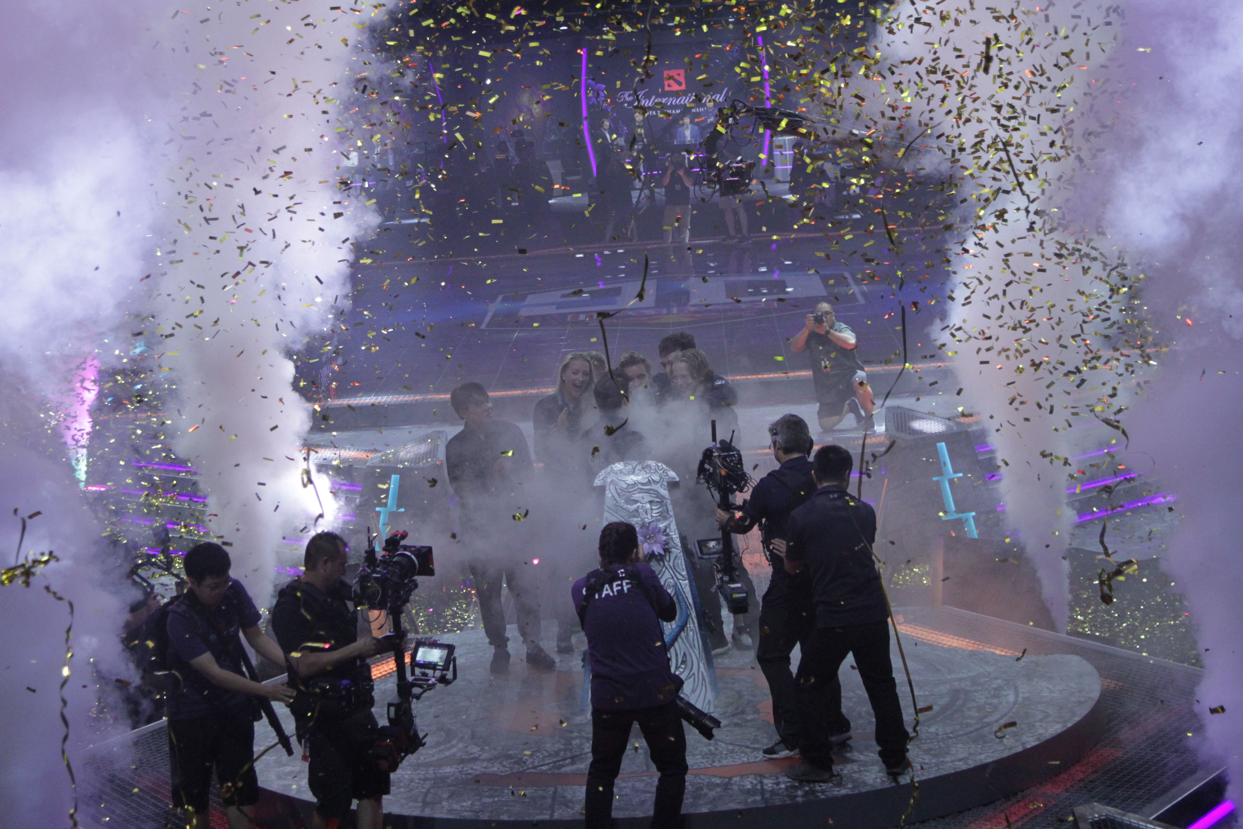 Ceb поднимает Aegis of Champions