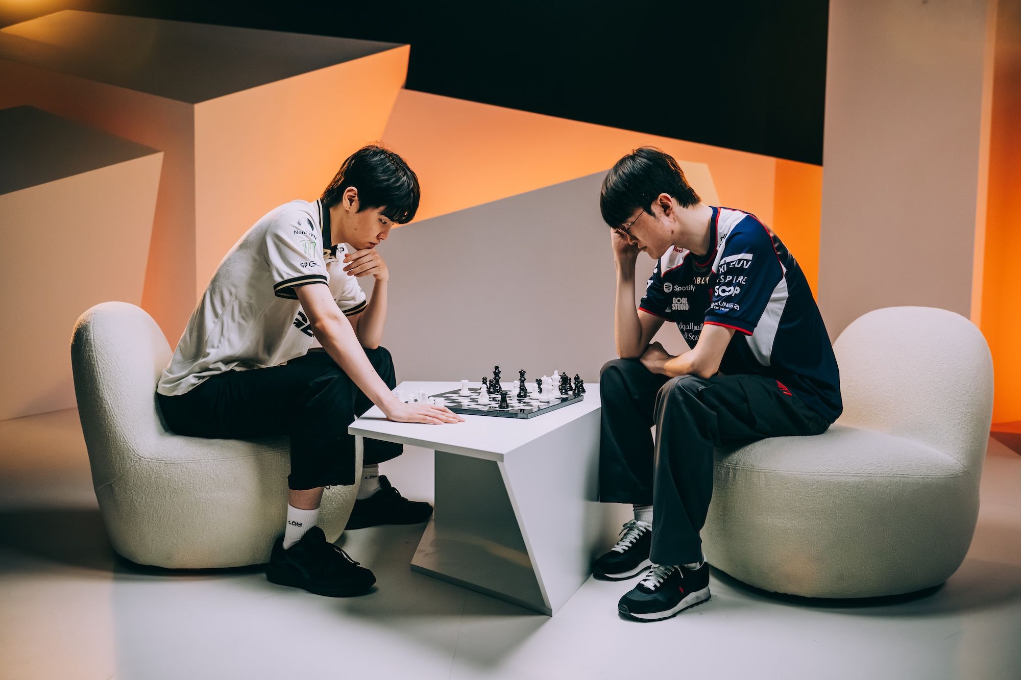 Chovy и Faker. Источник: пресс-релиз EWC 2026