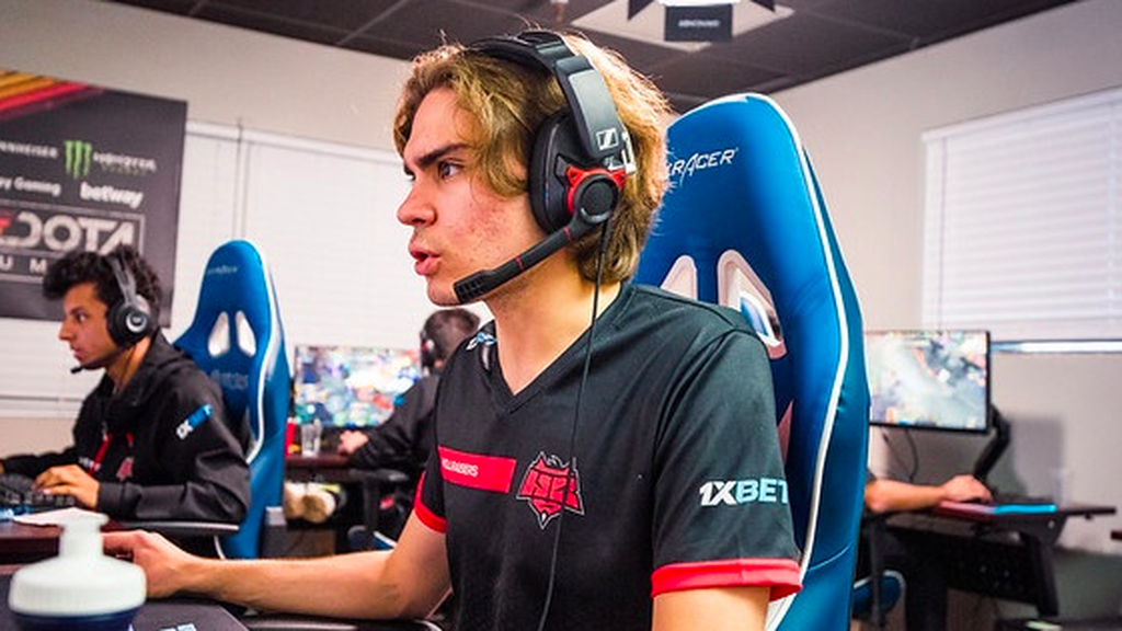 Александр Nix Левин