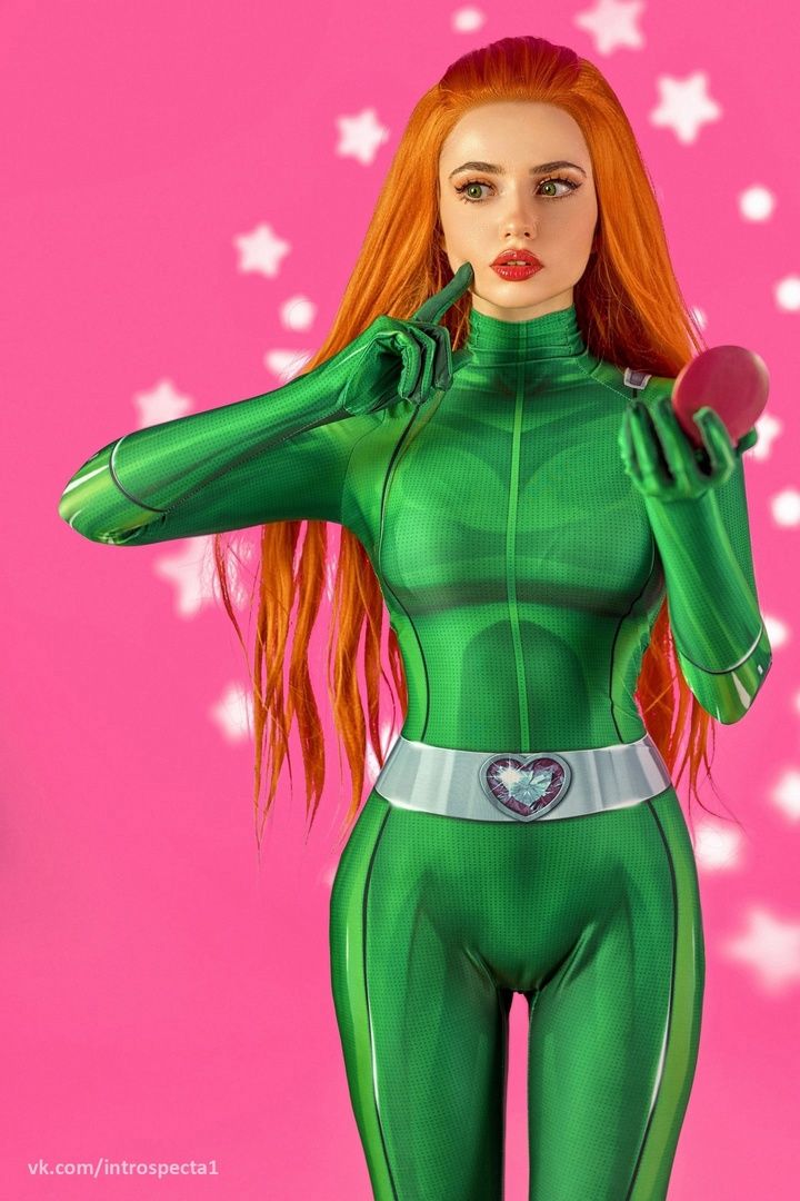 Косплей на Сэм из Totally Spies!. Косплеер: Introspecta.
Фотограф: Вячеслав Цуркан.