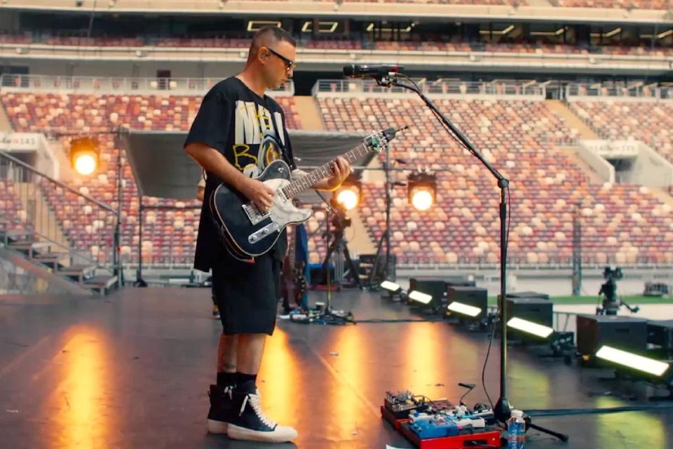 Кадр из фильма «Всё, что тебя касается»