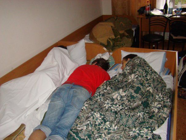 Многие умудрялись протащить в отель друзей на бесплатный ночлег