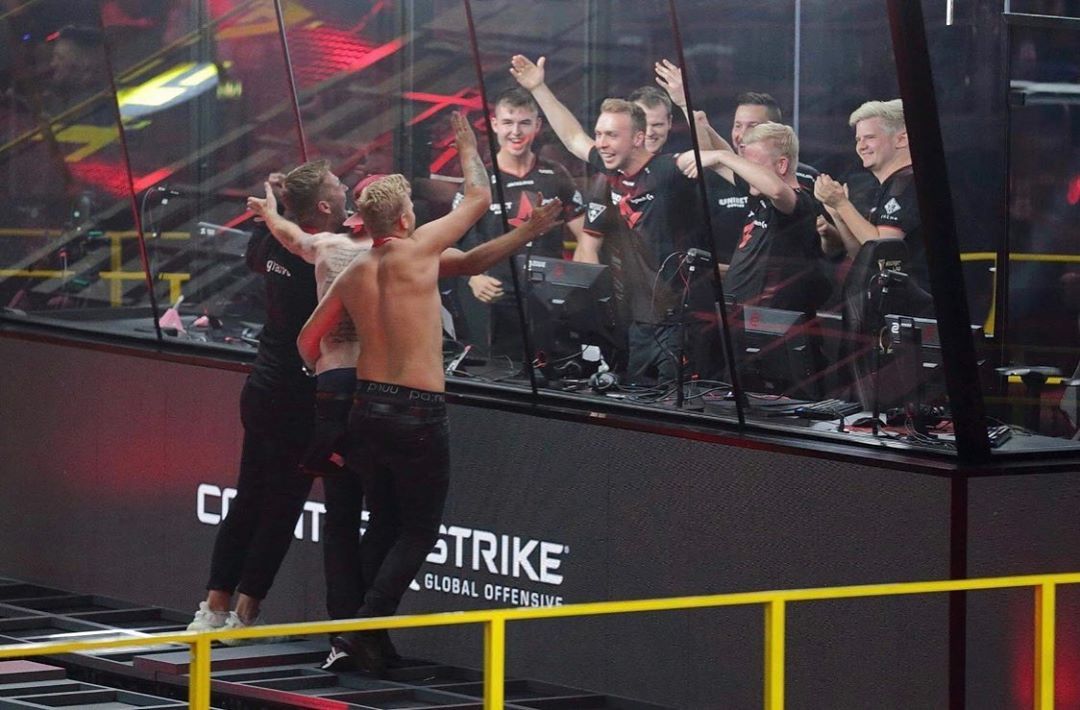 Четырехкратные, источник: инстаграм @gla1ve_csgo