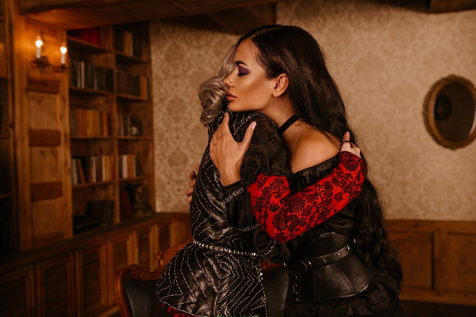 Косплей на Цири из «Ведьмака». Косплеер: StormbornCat. Гостья — Velveteen Velours. Источник: vk.com/stormborncat