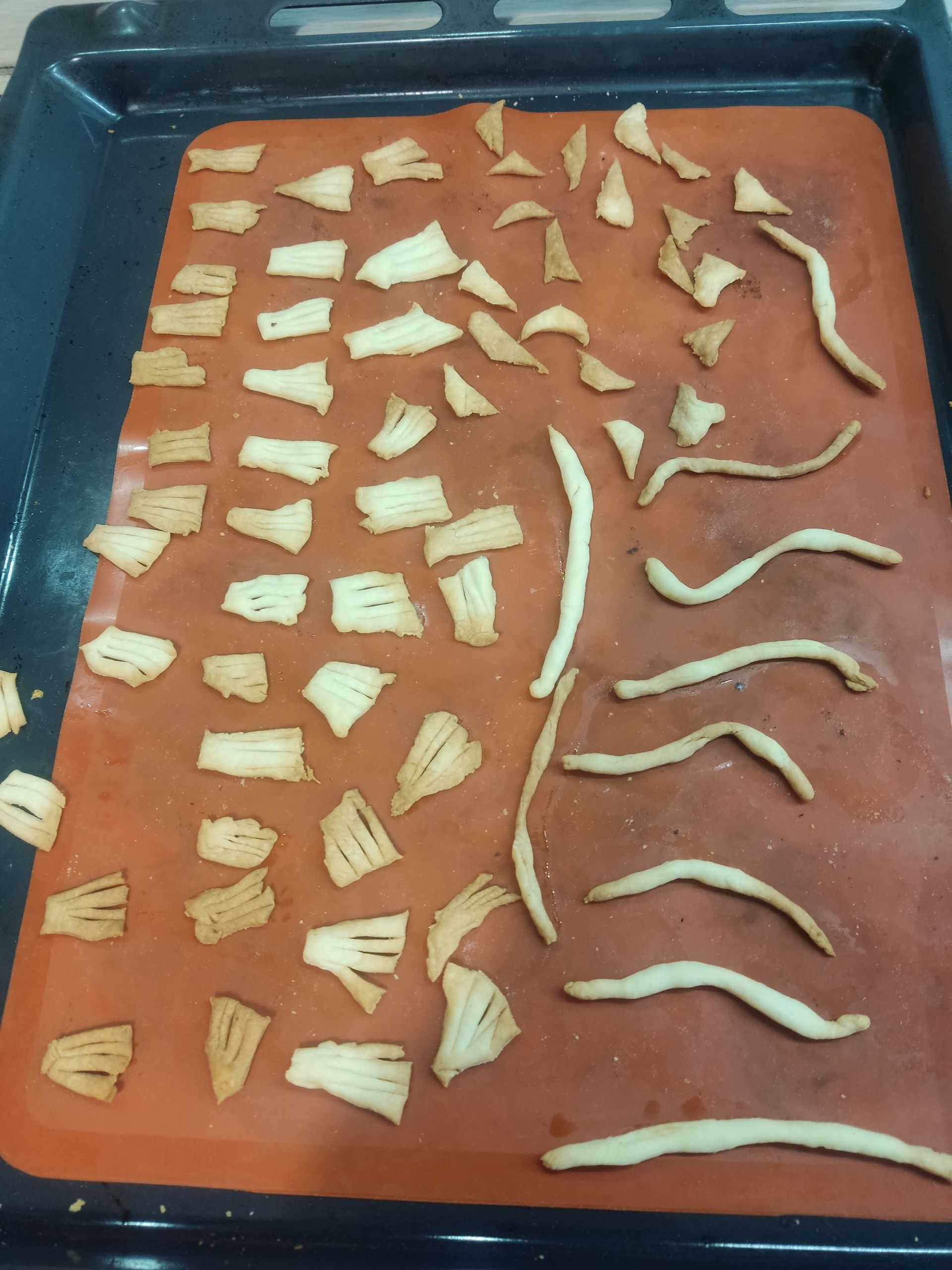 Что-то как будто подгорело. И не только моя задница.