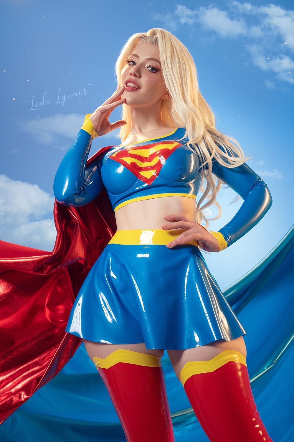 Косплей на Супергёрл из вселенной DC. Модель: Lada Lyumos cosplay. Источник: «ВКонтакте»