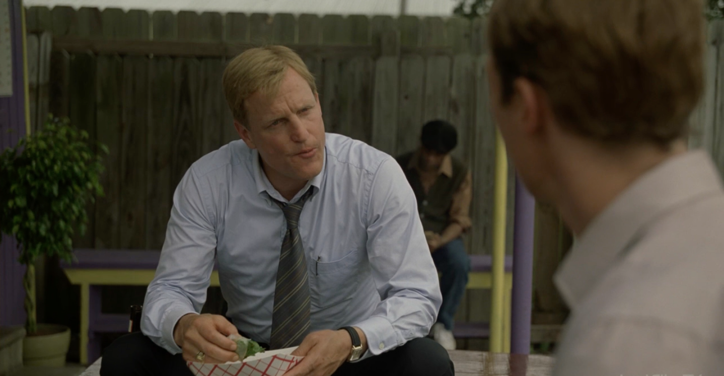 Марти поглощает спринг-ролл