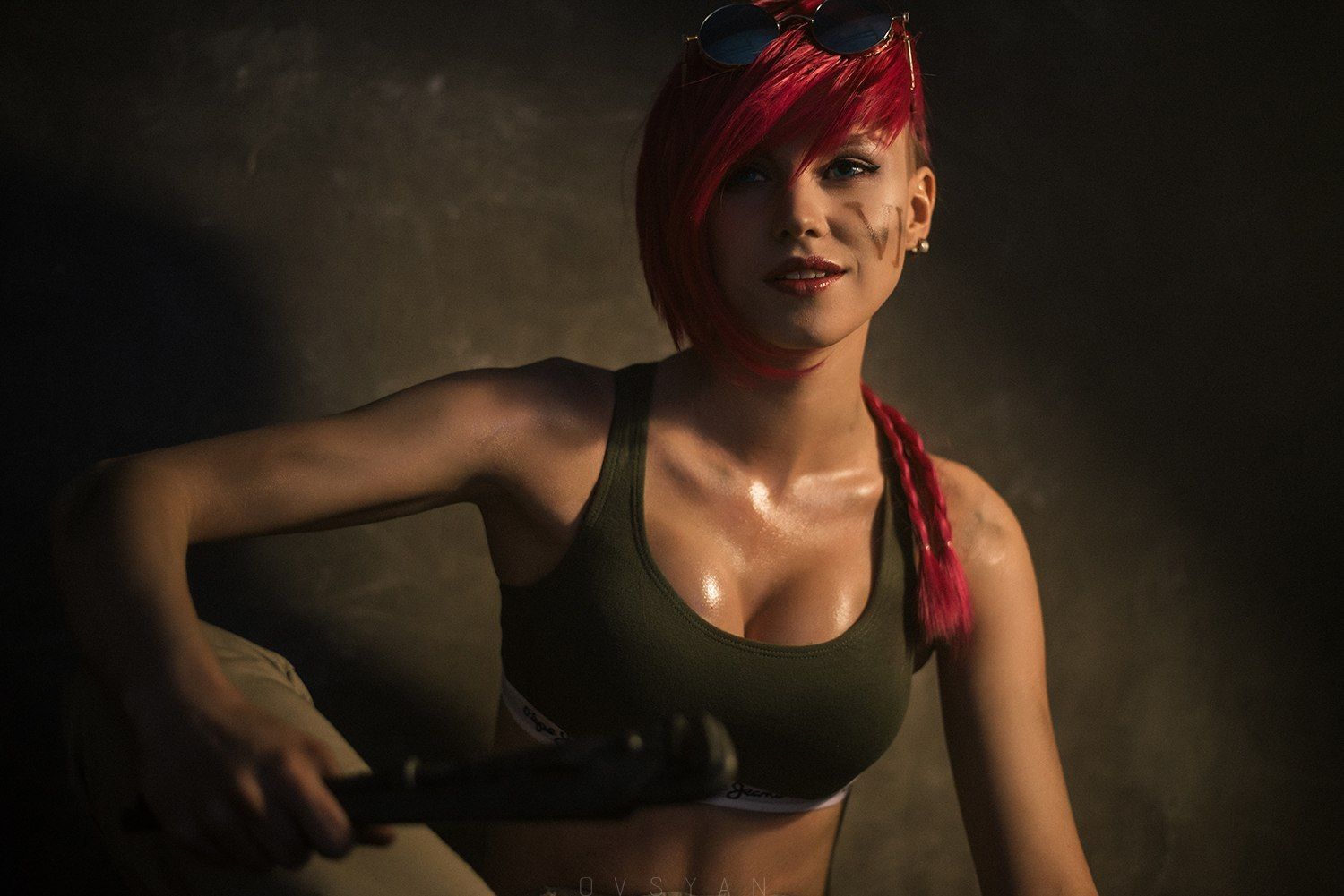 Еще один образ по LoL — Vi от Саши Холланд