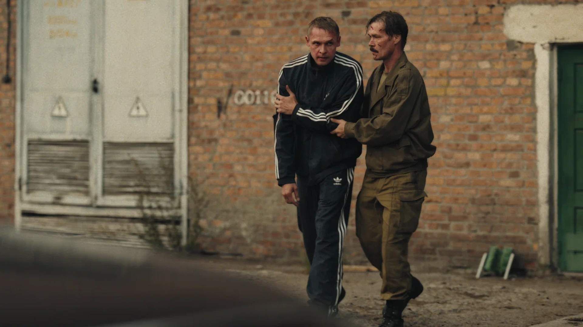 Кадр из сериала «Лихие»