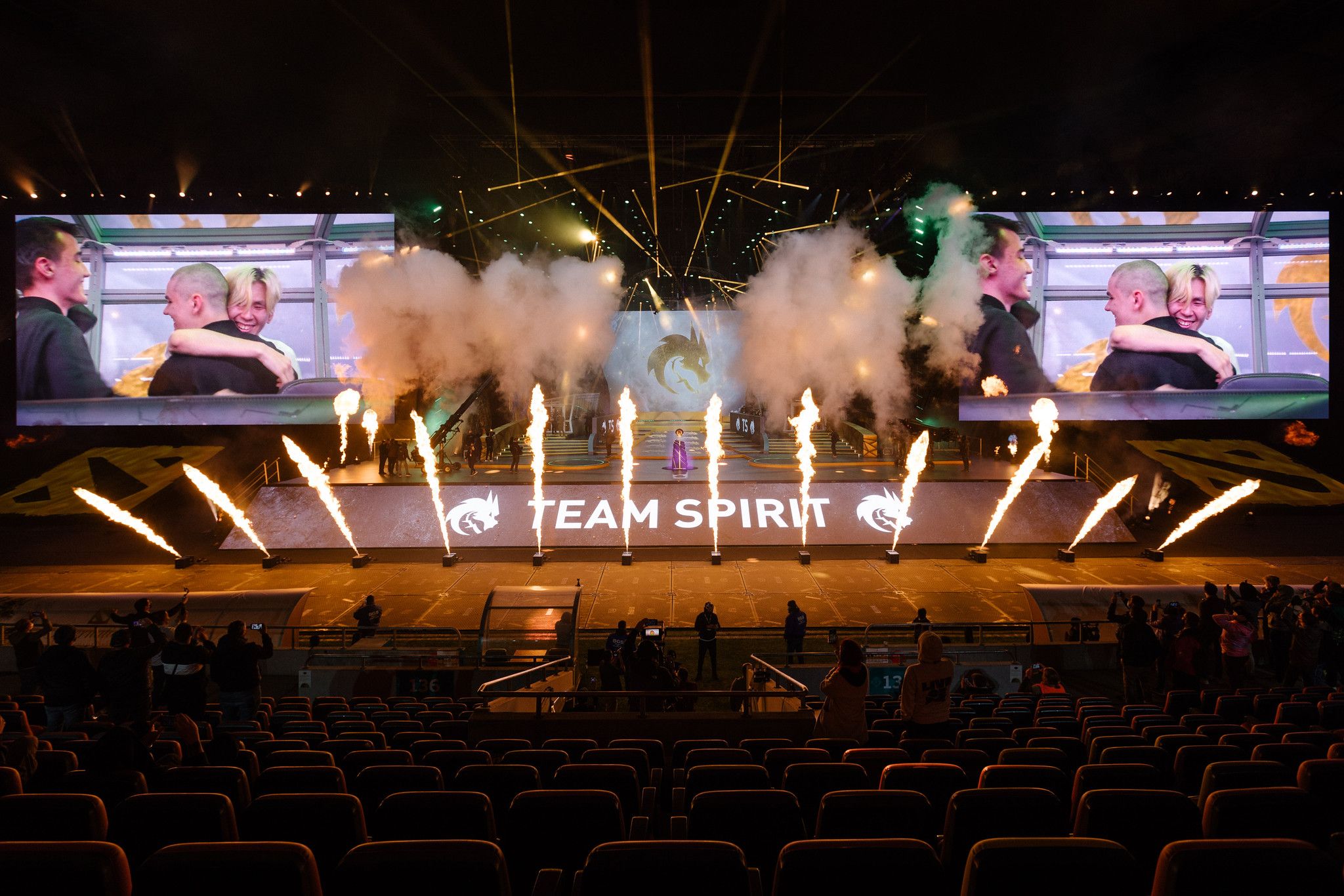 Team Spirit после победы на The International 2021 | Фото: Valve