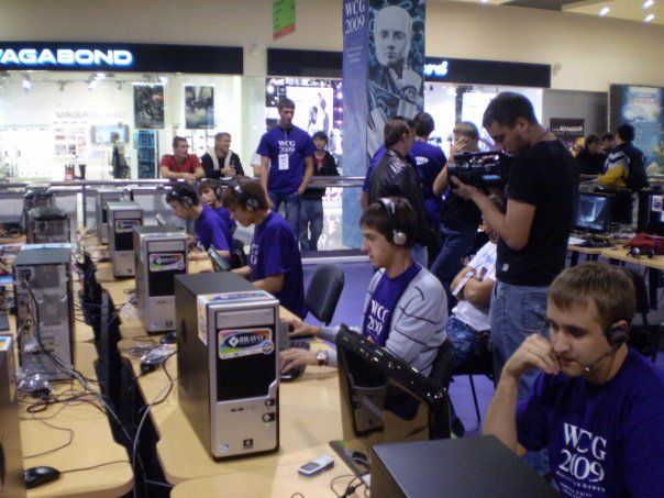 Может, вы знаете этих людей?