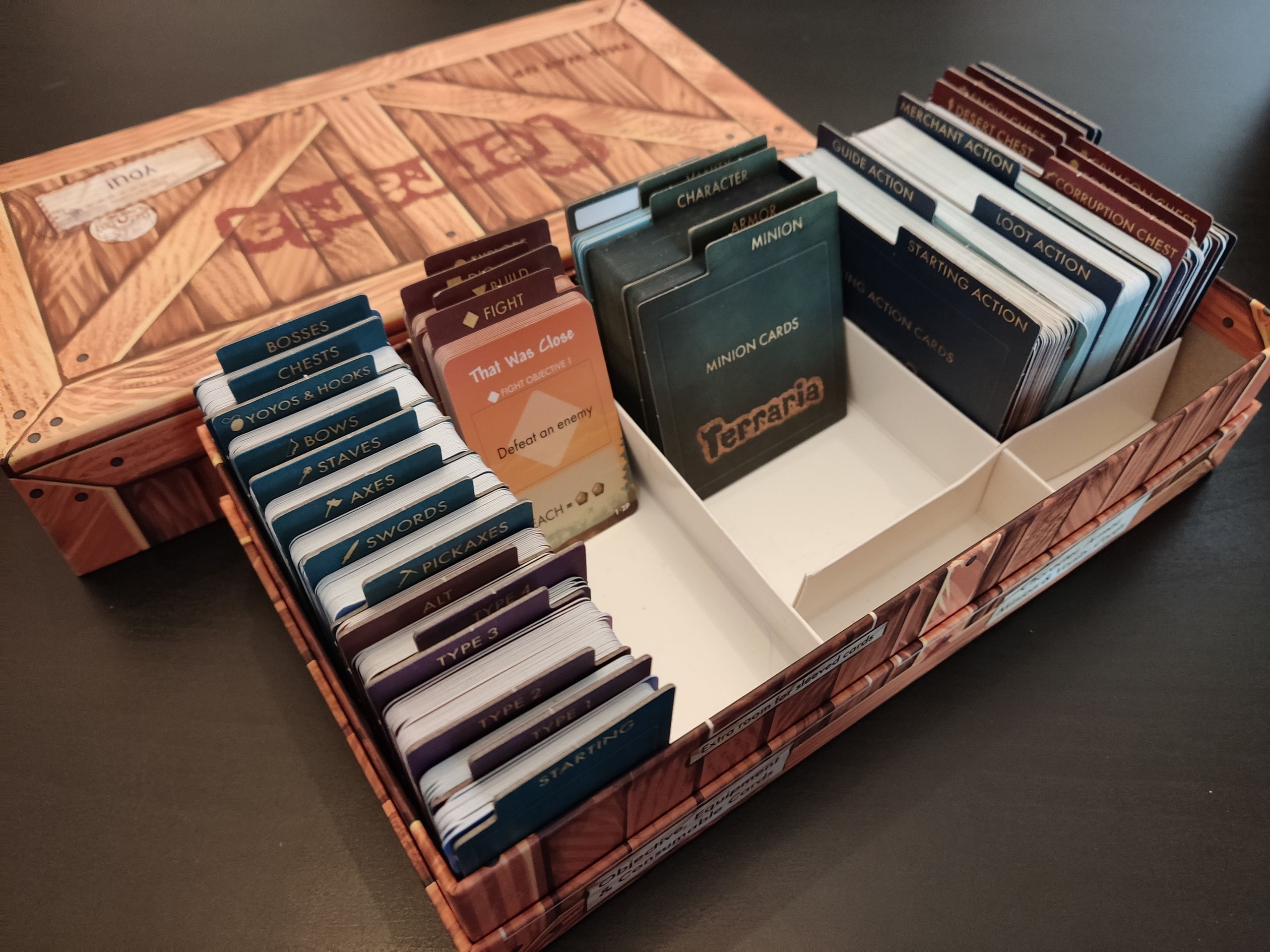 Разве что внутри большой картотеки может случиться коллапс, если коробка отправится в путешествие и случайно перевернётся.