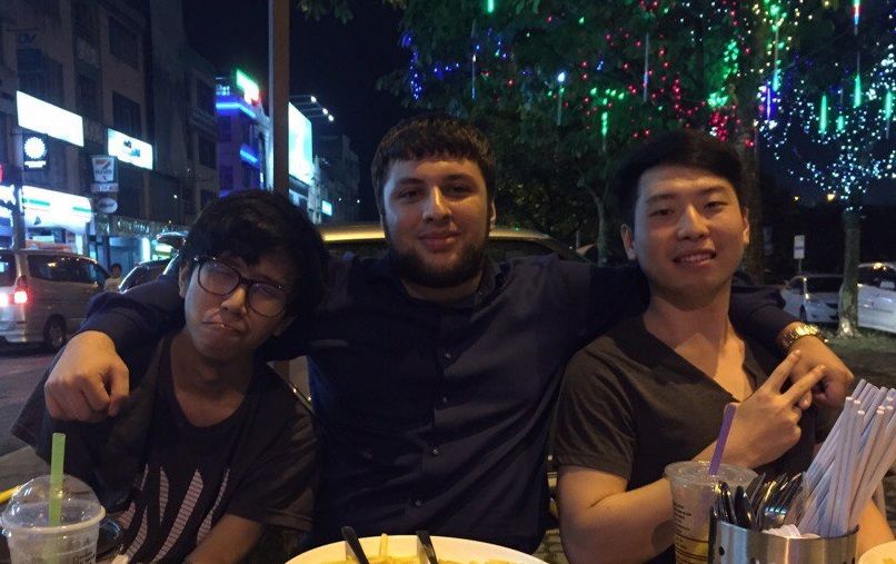 Фото: страница Скрина «ВКонтакте». SQreen — в центре