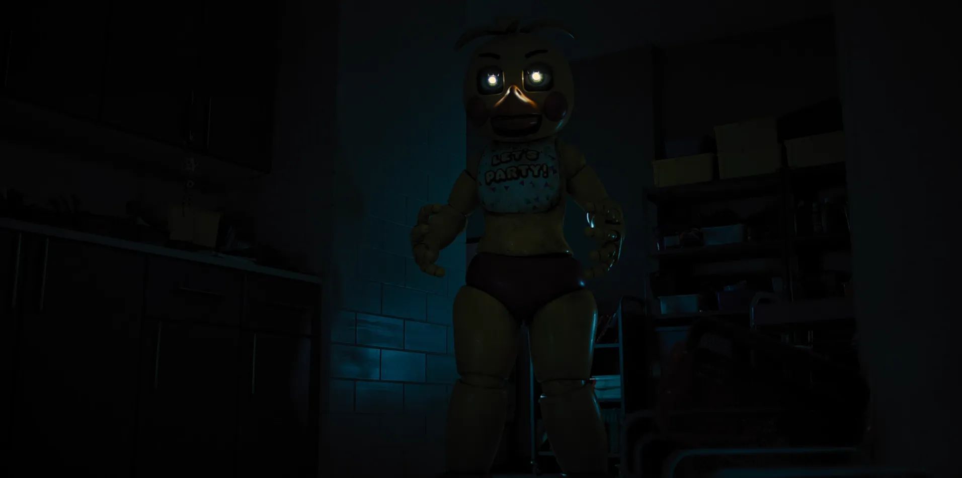 Игрушечная Чика | Кадр из фильма «Пять ночей с Фредди 2»