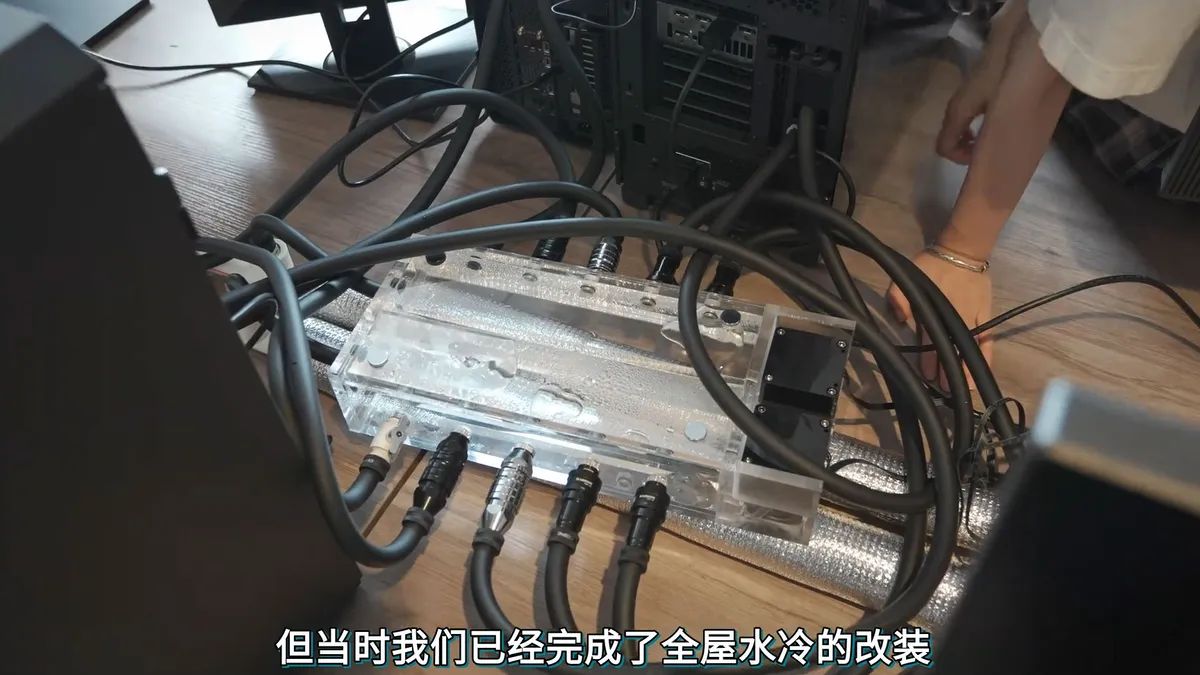 ПК с охлаждением от комнатного кондиционера | Источник: Electrolytic Sodium Carbonate