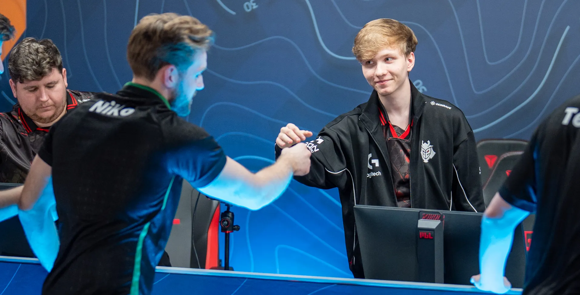 M0NESY и NiKo после финала PGL Bucharest 2025 | Источник: Photos.PGLesports.com