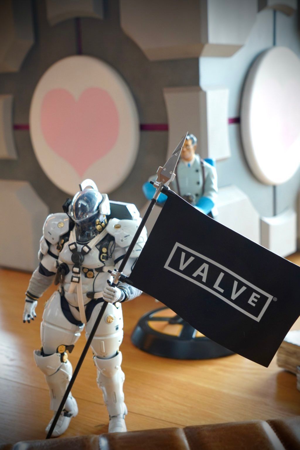 Фото Хидэо Кодзимы в офисе Valve. Источник: X