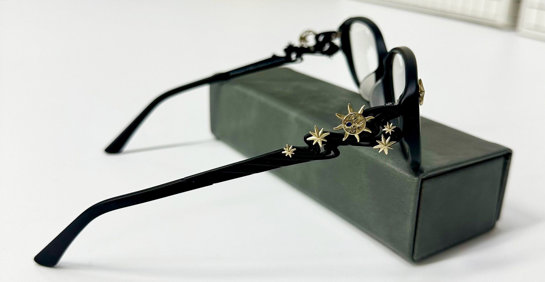 Очки Bayonetta от PlatinumGames