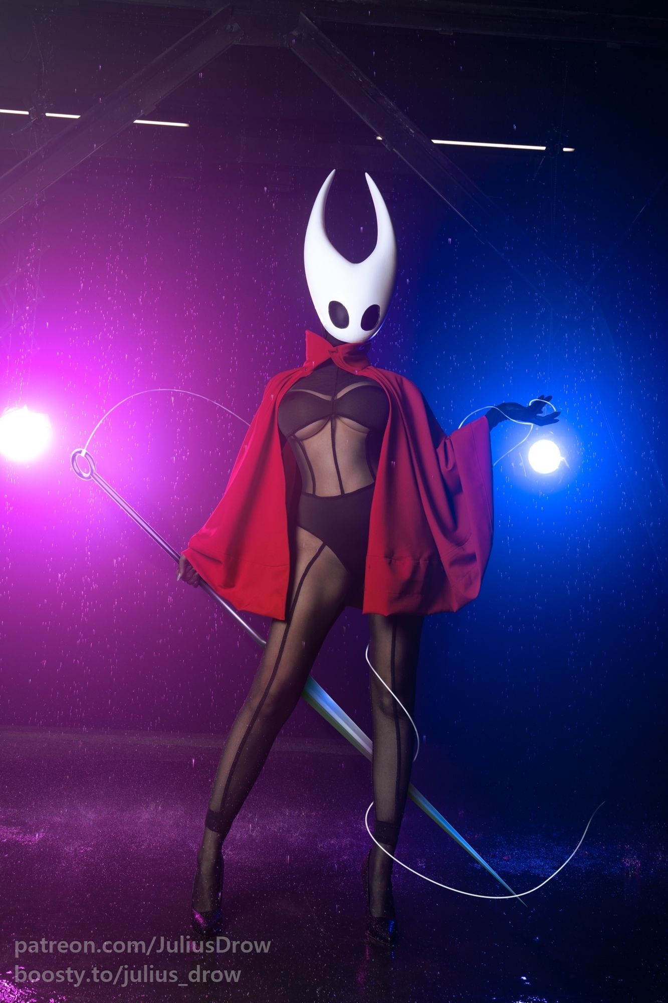 Эротический косплей на Хорнет из игры Hollow Knight: Silksong. Модель Юлия Julius Дровалева. Источник: vk.com/julius_cosplay