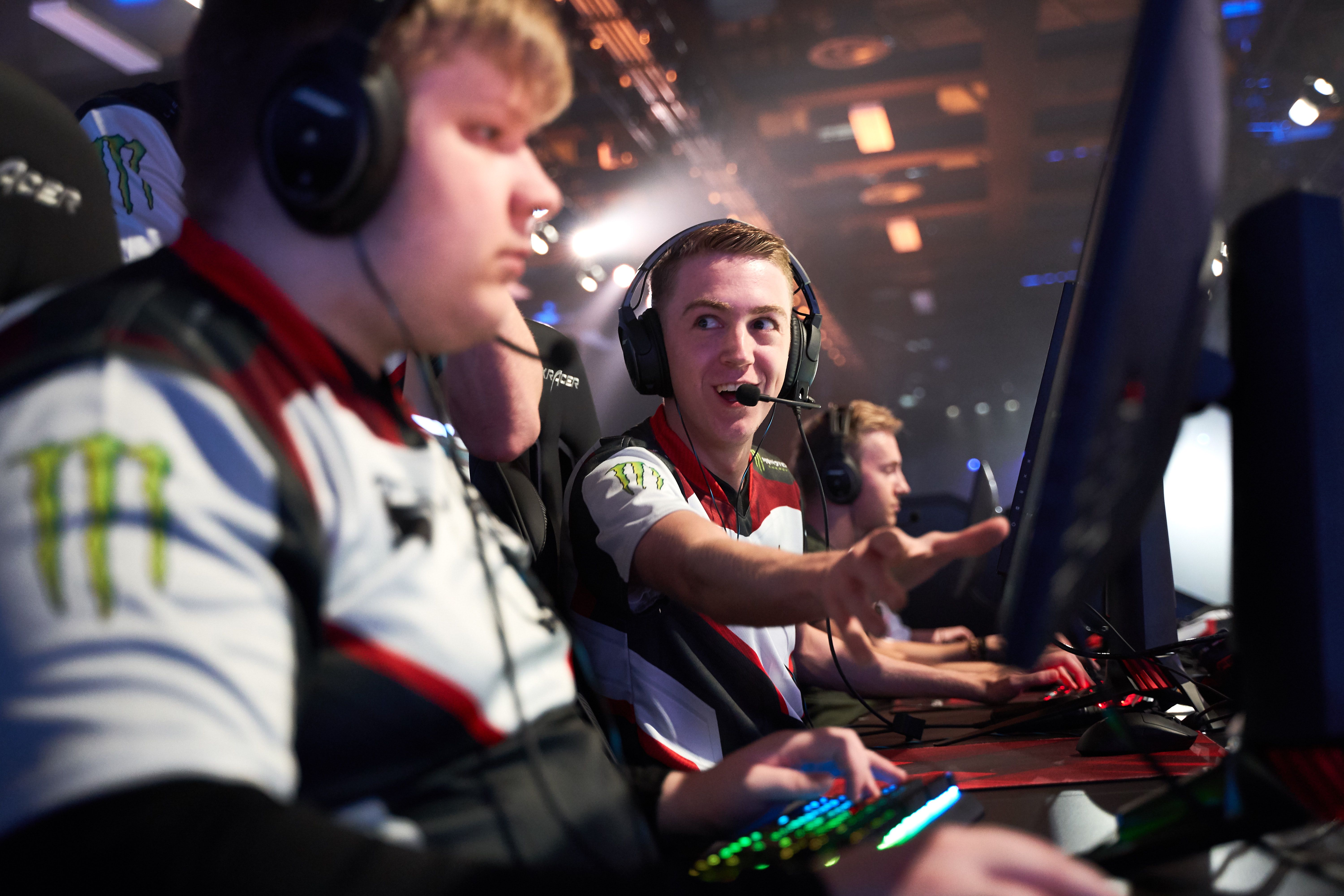 По мнению Liquid топы брать не критично, главное - фармить!