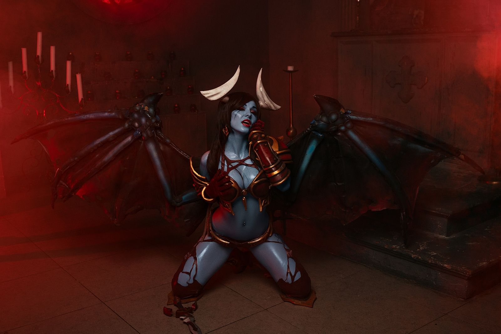 Косплей на Queen of Pain из Dota 2. Косплеер: Ирис Фёдорова. Фотограф: Torati photo. Источник: vk.com/cosplayiris