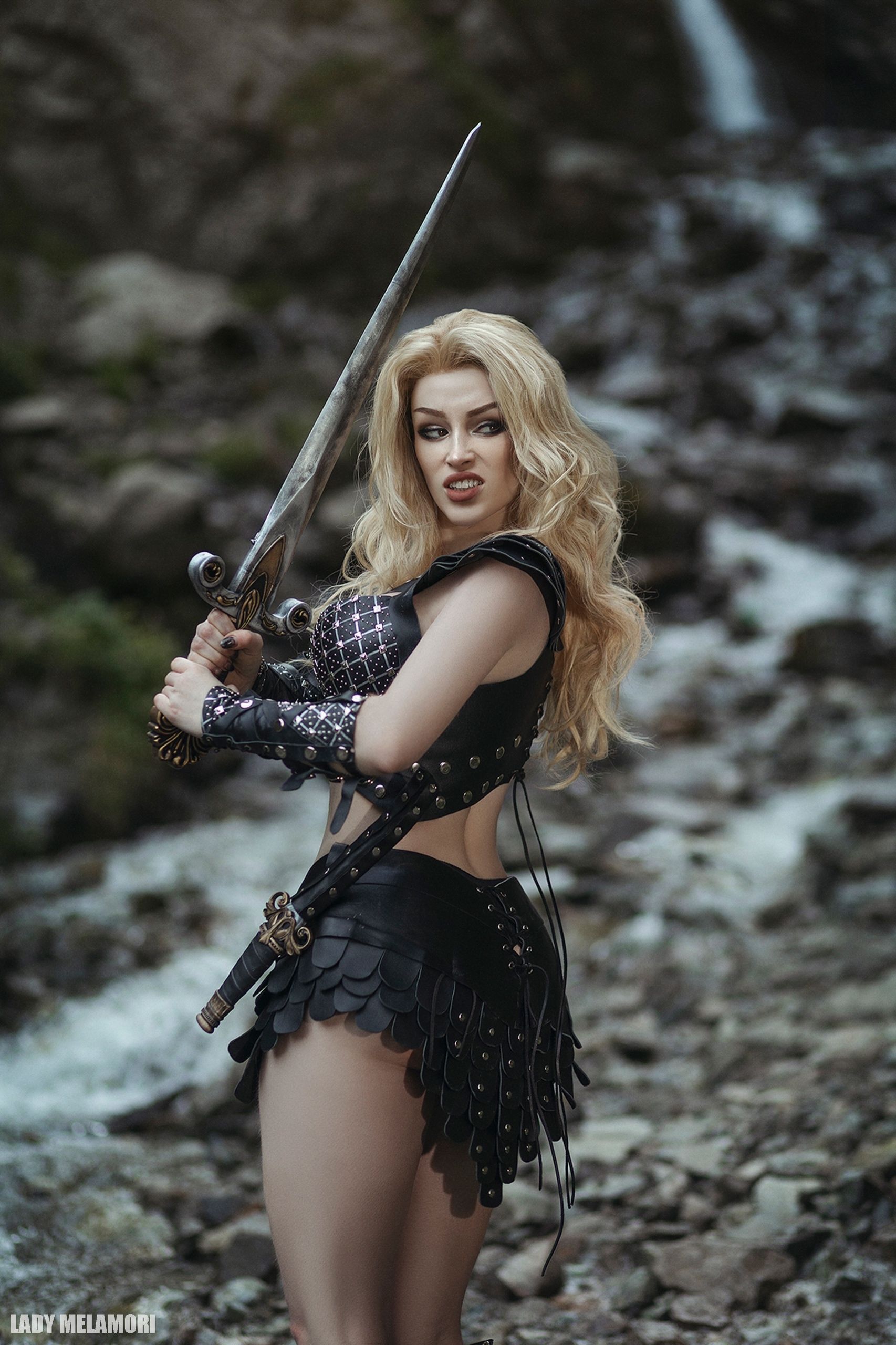 Косплей на Каллисто из сериала «Зена — королева воинов». Косплеер: Мария Lady Melamori Давыдова. Фотограф: ROZZY LIS. Источник: vk.ru/club157527463