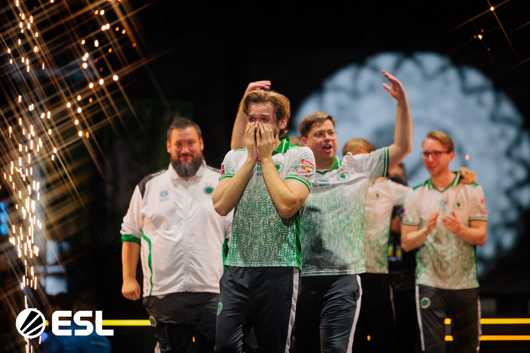 Falcons идут к кубку после победы на IEM Cologne Major 2026 | Фото: Adela Sznajder, ESL FACEIT Group