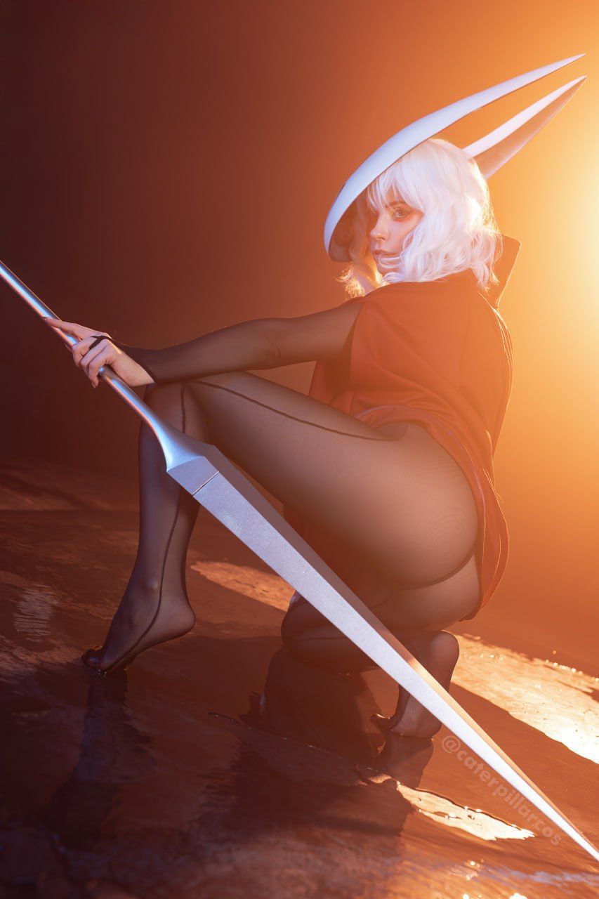 Косплей на Хорнет из Hollow Knight: Silksong. Косплеер: Caterpillar. Источник: t.me/caterpillar_cos/1920