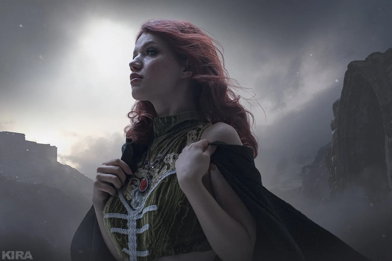 Косплей на Трисс Меригольд из второй части игры &laquo;Ведьмак&raquo; от CD Projekt RED. Косплеер: Лада Люмос. Фотограф: Кира Митенкова. Источник: vk.com/kmitenkova_photoarts