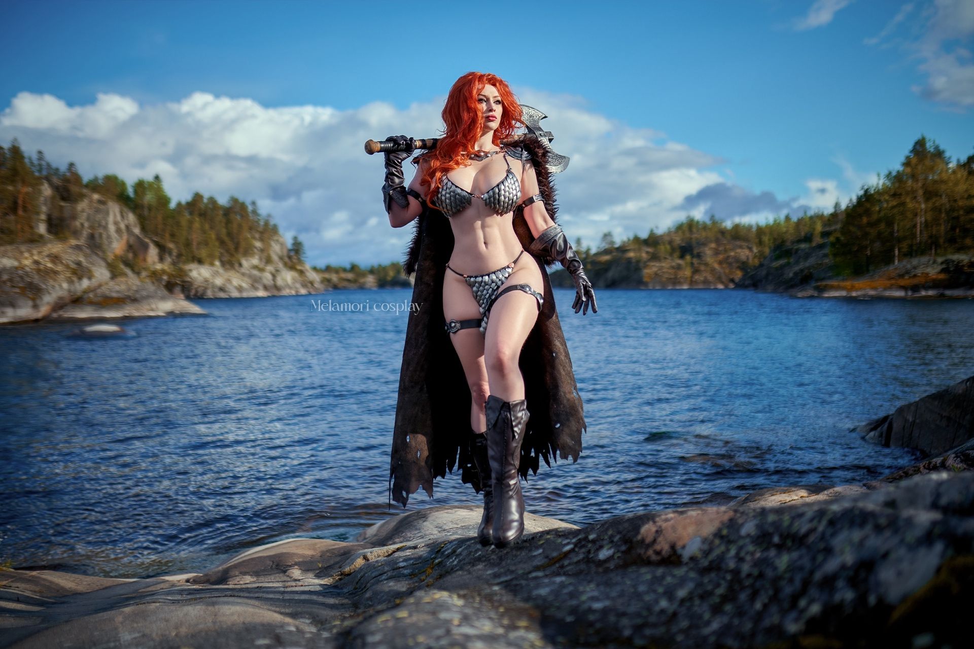 Ярость и сексуальность — косплей на Рыжую Соню. Косплеер: Lady Melamori. Фотограф: CHATSKYPHOTO. Источник: vk.com/club157527463