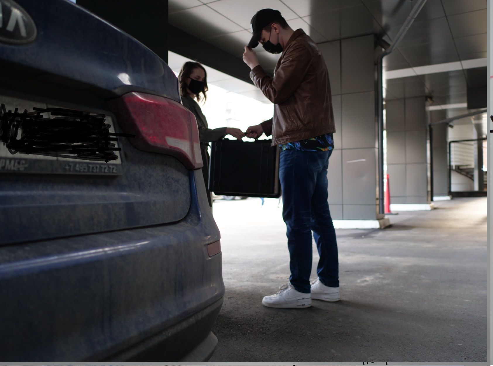 Вот откуда растут ноги обзоров Machinae — с парковки у офиса