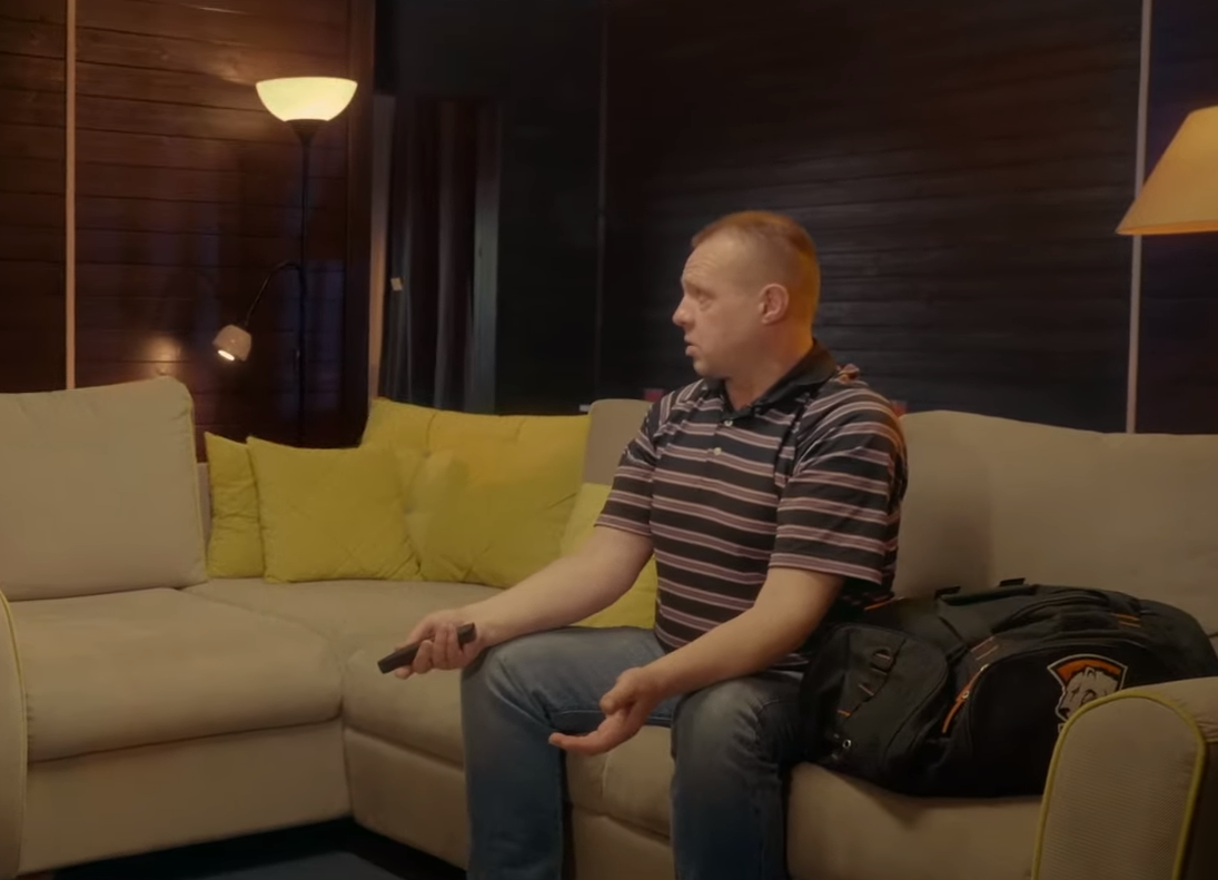 Сумка Virtus.pro на канале «Чикен Карри»